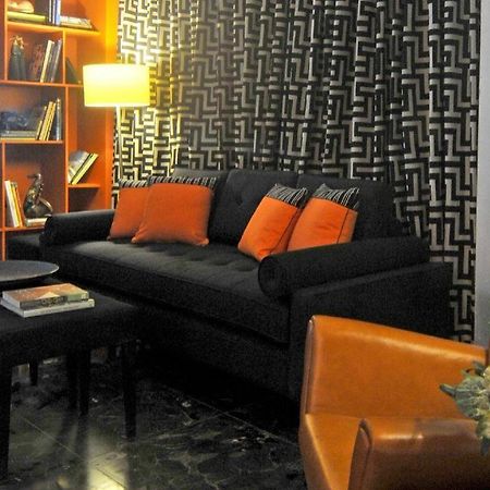 Hive Hotel Кесон-Сіті Екстер'єр фото