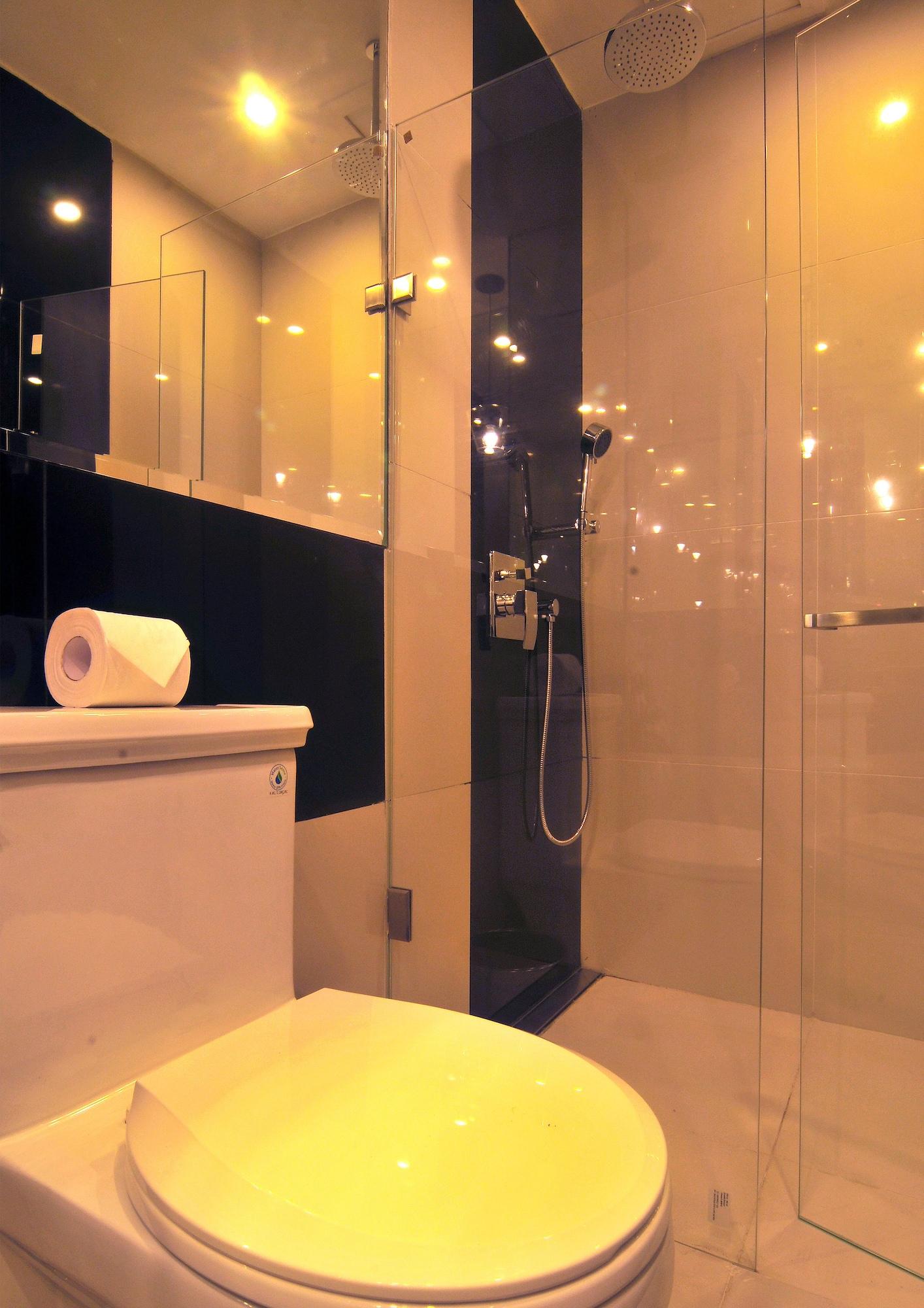 Hive Hotel Кесон-Сіті Екстер'єр фото