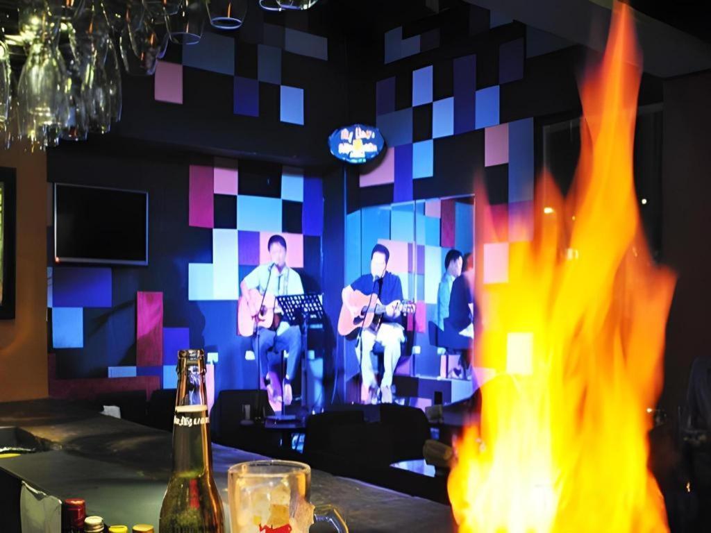 Hive Hotel Кесон-Сіті Екстер'єр фото