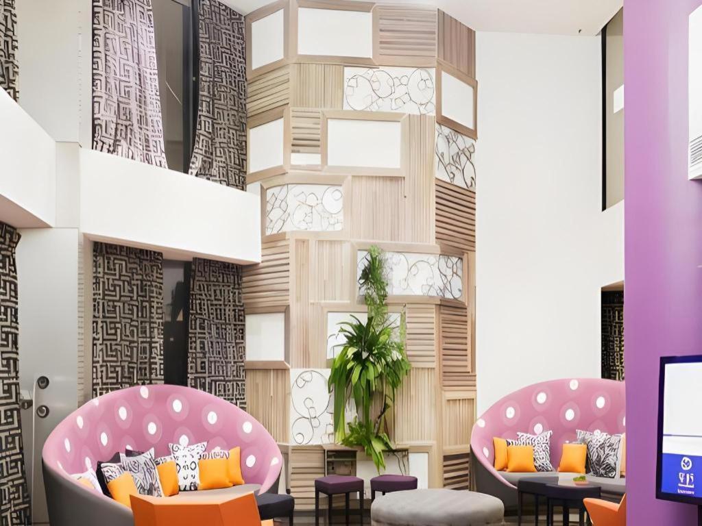 Hive Hotel Кесон-Сіті Екстер'єр фото
