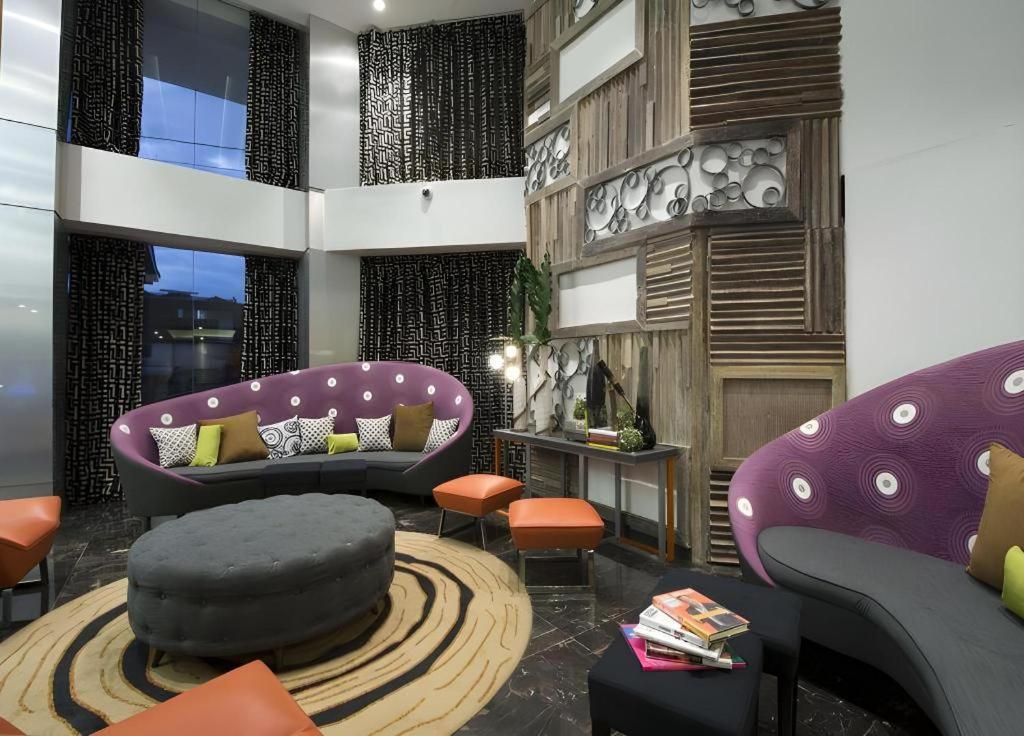Hive Hotel Кесон-Сіті Екстер'єр фото
